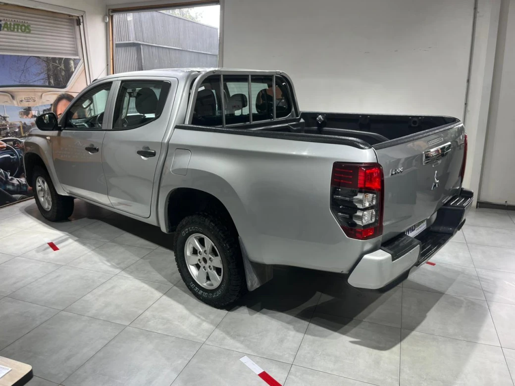 imagen 0 de vehiculo con id 2135